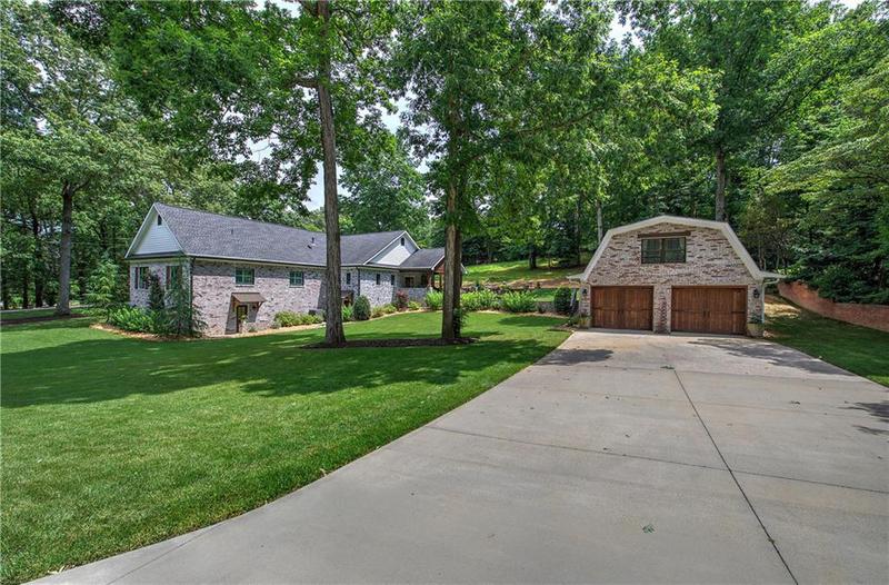 Image for property 200 Sherwood Drive, Calhoun, GA 30701