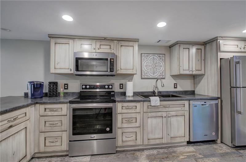 Image for property 200 Sherwood Drive, Calhoun, GA 30701