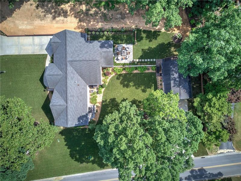 Image for property 200 Sherwood Drive, Calhoun, GA 30701