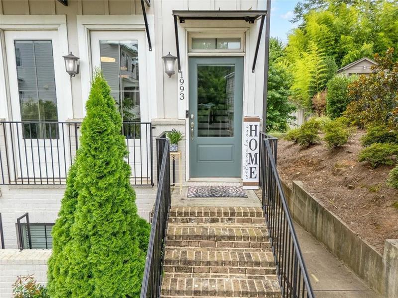 Image for property 1993 Rockledge Road, Atlanta, GA 30324