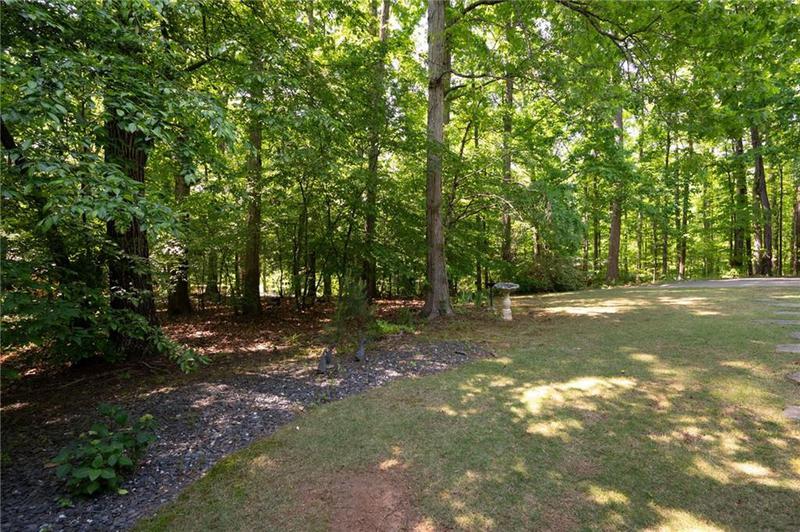 Image for property 465 WILLOWBROOK Drive, Smyrna, GA 30082