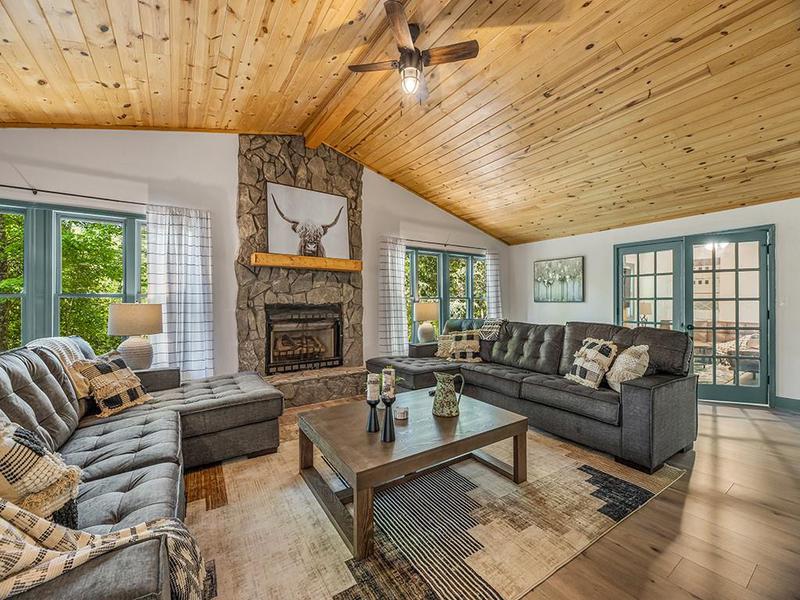 Image for property 132 Indigo Drive, Ellijay, GA 30540