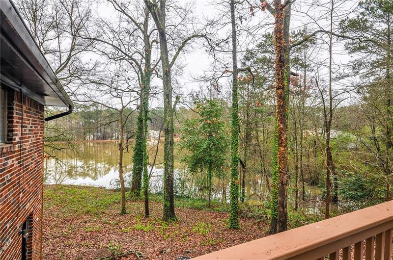 Image for property 340 Sir Richard Court, Jonesboro, GA 30236