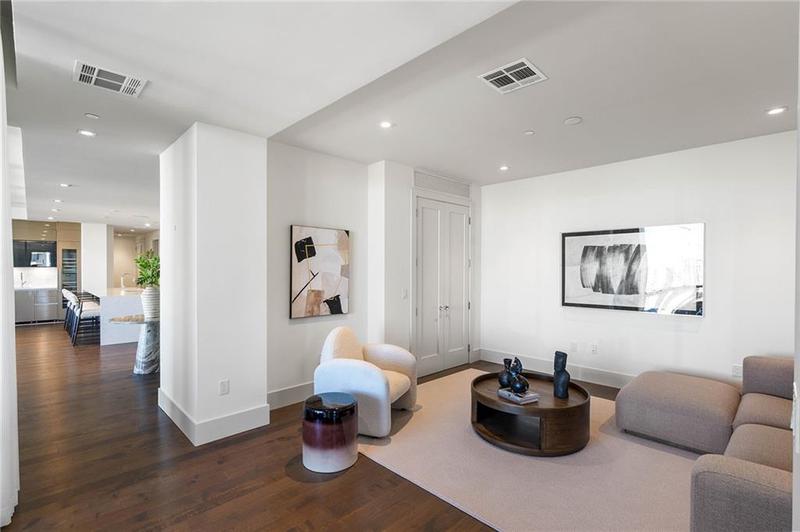 Image for property 3107 Peachtree Road 1502, Atlanta, GA 30305