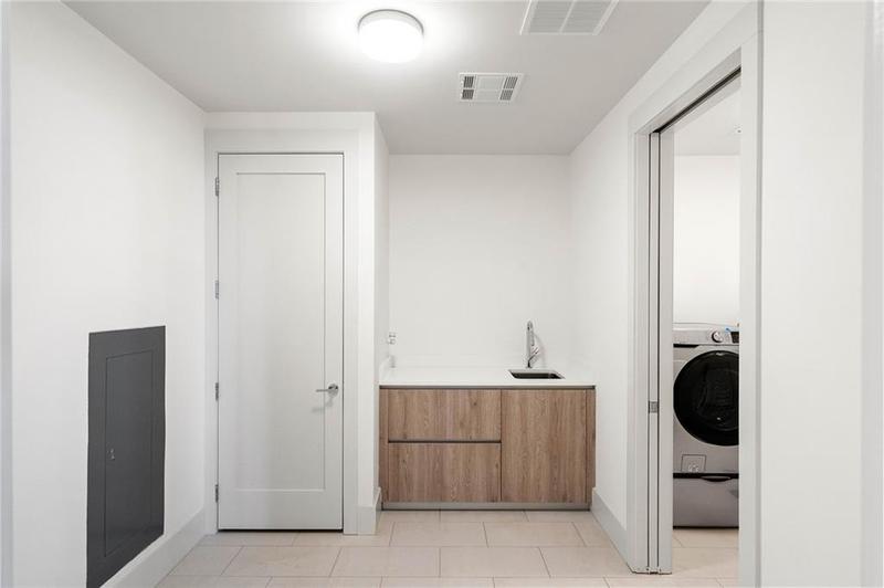 Image for property 3107 Peachtree Road 1502, Atlanta, GA 30305
