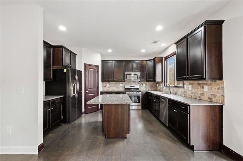 Image for property 904 Berry Court, Canton, GA 30114