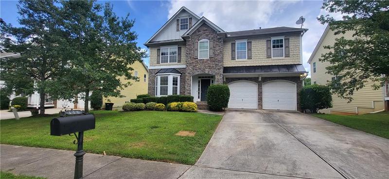Image for property 136 Lakeshore Parkway, Newnan, GA 30263
