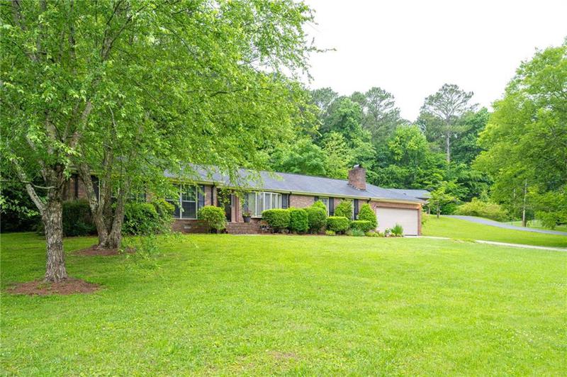 Image for property 110 Pinewood Way, Dalton, GA 30721