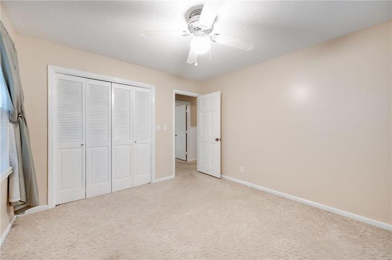 Image for property 110 Pinewood Way, Dalton, GA 30721