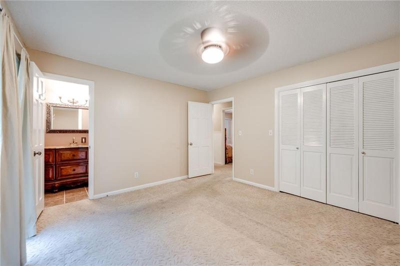 Image for property 110 Pinewood Way, Dalton, GA 30721
