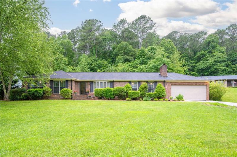 Image for property 110 Pinewood Way, Dalton, GA 30721