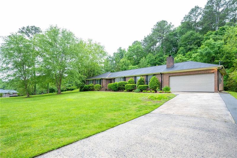 Image for property 110 Pinewood Way, Dalton, GA 30721