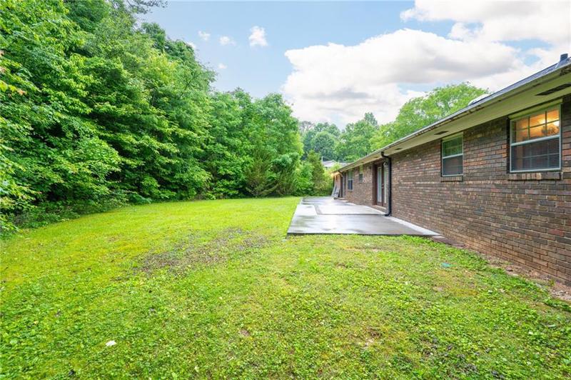 Image for property 110 Pinewood Way, Dalton, GA 30721