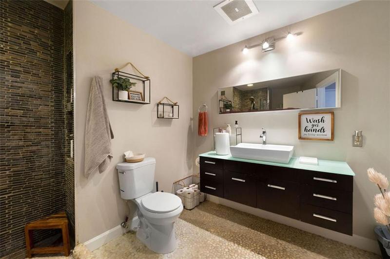 Image for property 115 PEACHTREE Place 301, Atlanta, GA 30313