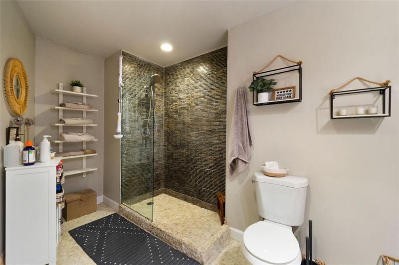Image for property 115 PEACHTREE Place 301, Atlanta, GA 30313