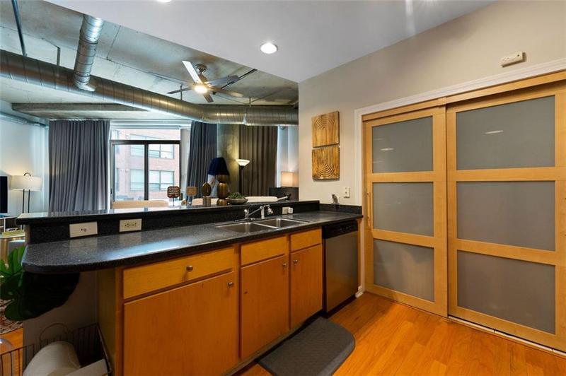 Image for property 115 PEACHTREE Place 301, Atlanta, GA 30313