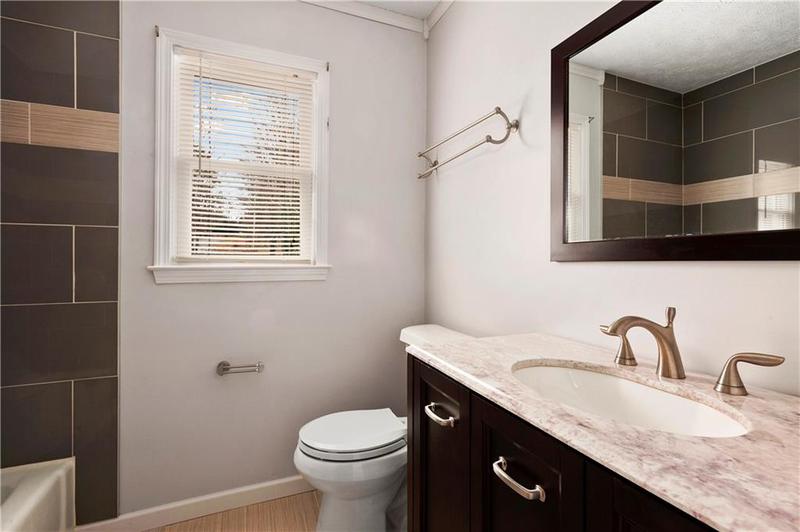 Image for property 2990 Mountain Trace, Roswell, GA 30075