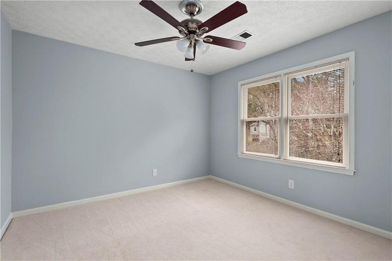Image for property 2990 Mountain Trace, Roswell, GA 30075
