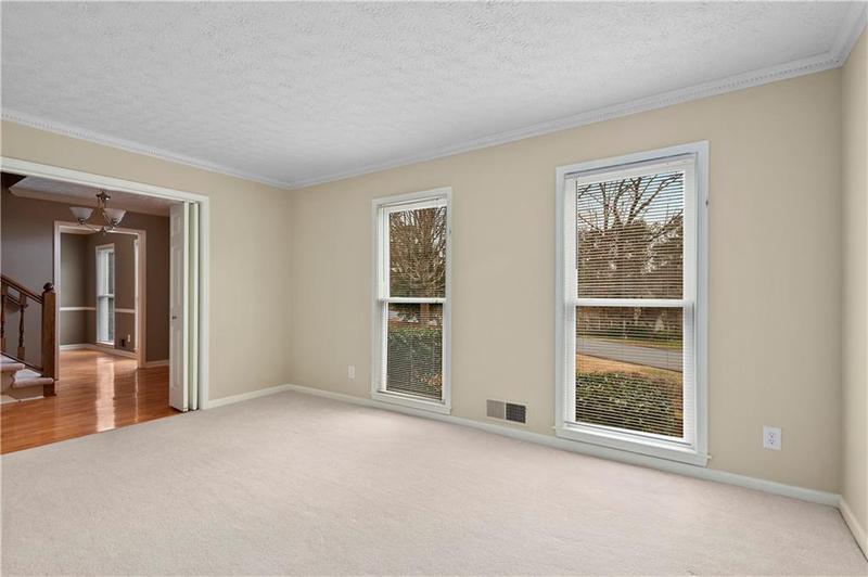 Image for property 2990 Mountain Trace, Roswell, GA 30075
