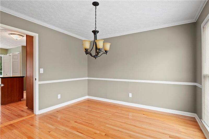 Image for property 2990 Mountain Trace, Roswell, GA 30075