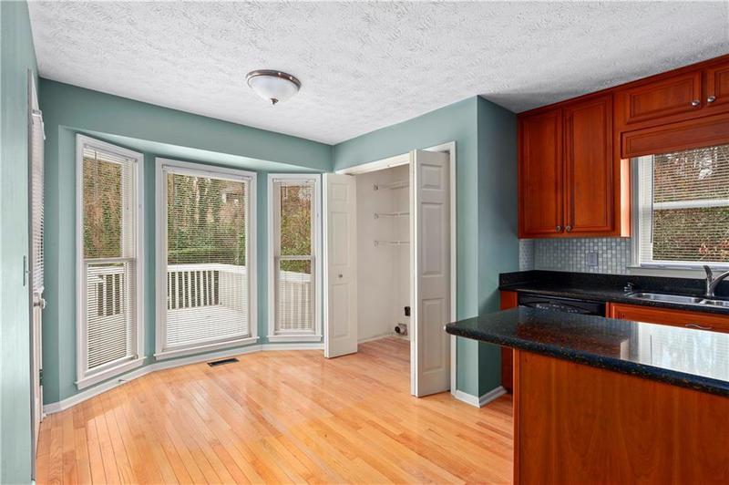 Image for property 2990 Mountain Trace, Roswell, GA 30075