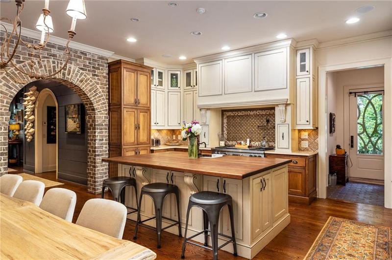Image for property 9170 Selborne Lane, Chattahoochee Hills, GA 30268