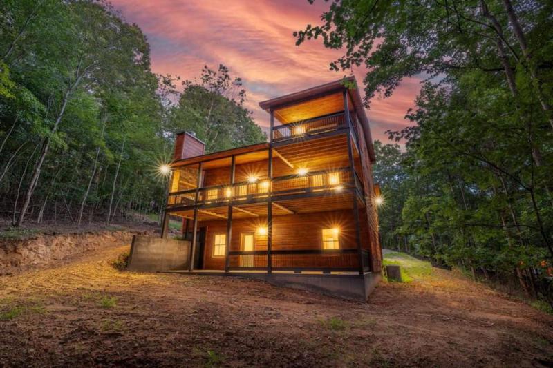 Image for property 74 Windy Valley Trail, Blue Ridge, GA 30513