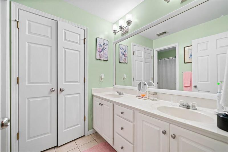 Image for property 424 LAKE POINT Trace, Canton, GA 30114