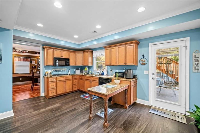 Image for property 424 LAKE POINT Trace, Canton, GA 30114