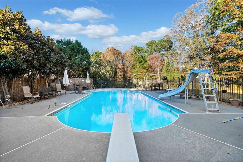 Image for property 424 LAKE POINT Trace, Canton, GA 30114