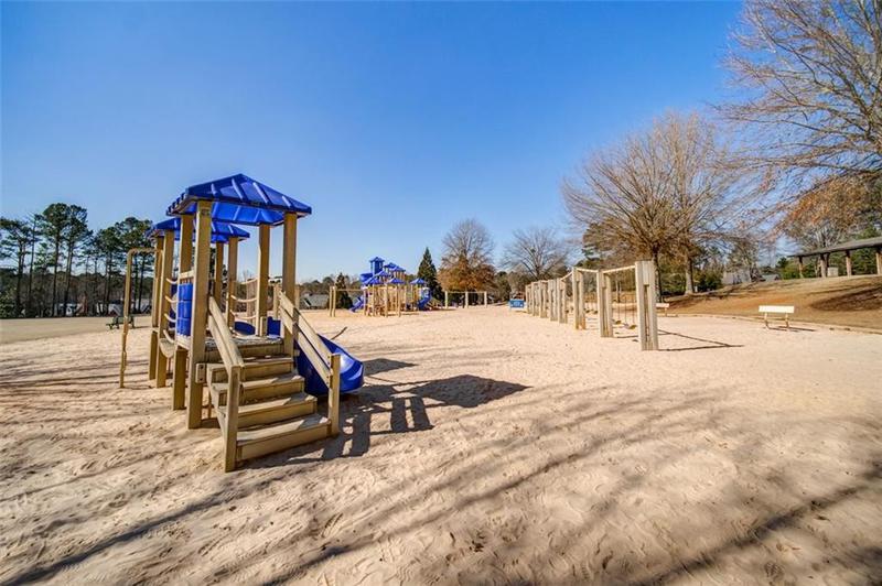 Image for property 424 LAKE POINT Trace, Canton, GA 30114