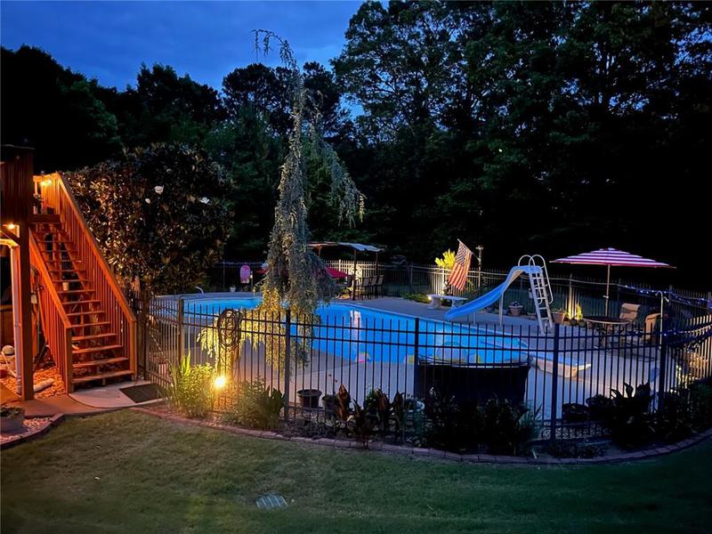 Image for property 424 LAKE POINT Trace, Canton, GA 30114