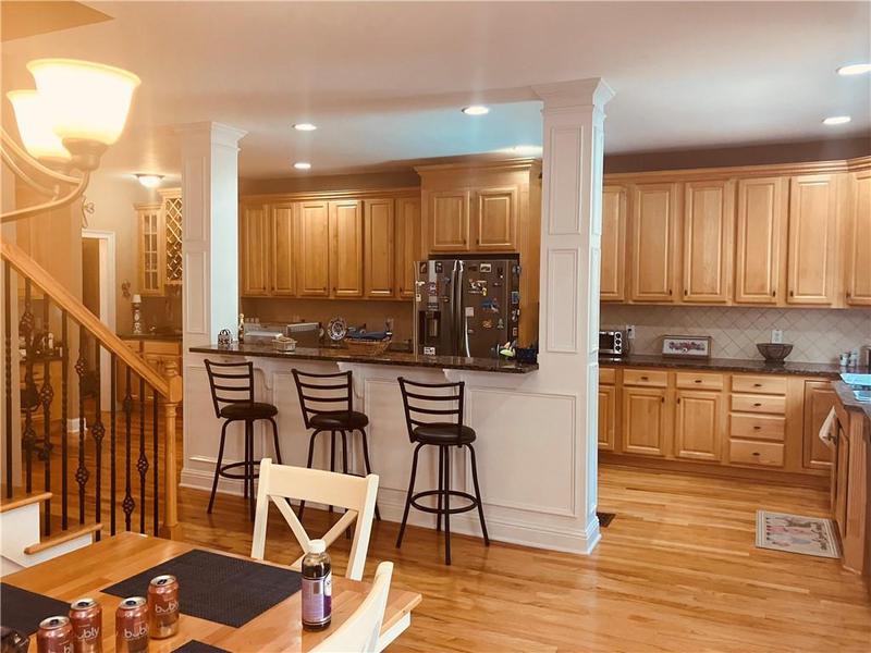 Image for property 424 LAKE POINT Trace, Canton, GA 30114