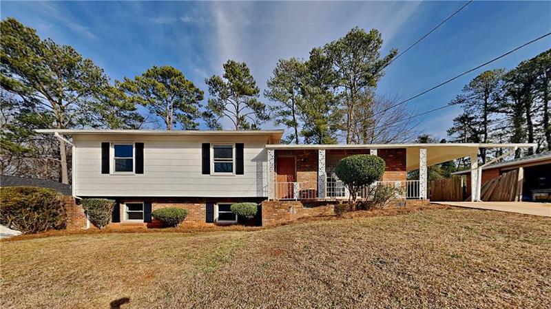Image for property 2422 Tiffany Circle, Decatur, GA 30035