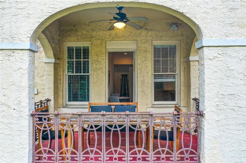 Image for property 2855 PEACHTREE Road 201, Atlanta, GA 30305