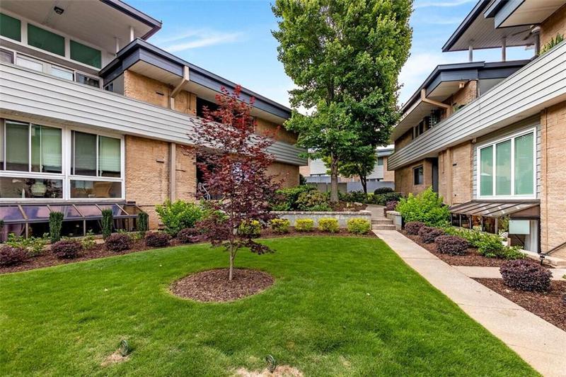 Image for property 4345 Chastain Walk 45, Atlanta, GA 30342