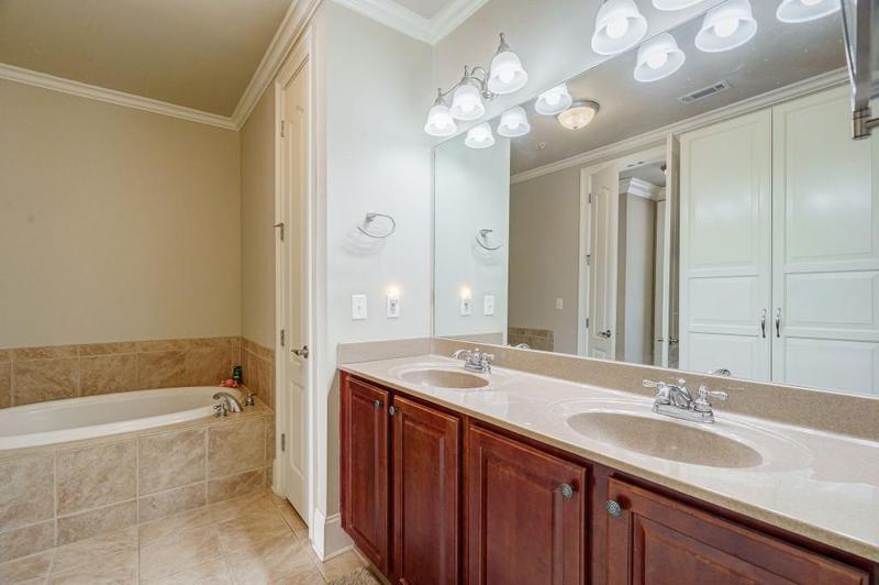 Image for property 2300 Peachford Road 1205, Dunwoody, GA 30338