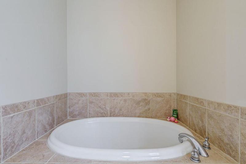 Image for property 2300 Peachford Road 1205, Dunwoody, GA 30338