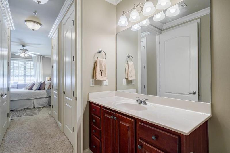 Image for property 2300 Peachford Road 1205, Dunwoody, GA 30338