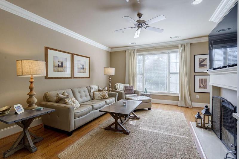 Image for property 2300 Peachford Road 1205, Dunwoody, GA 30338