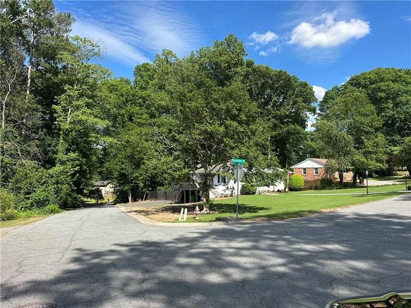 Image for property 2059 Clearwater Drive, Marietta, GA 30067