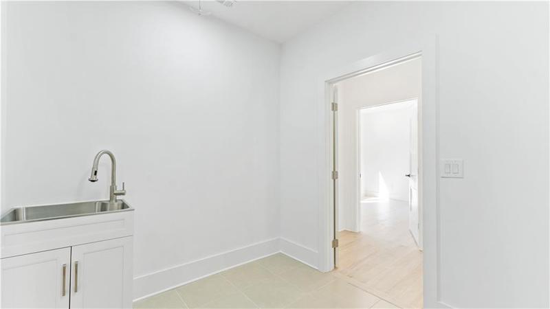 Image for property 3785 Lower Roswell Road, Marietta, GA 30068