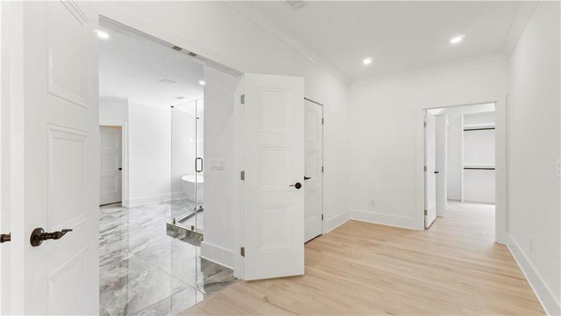 Image for property 3785 Lower Roswell Road, Marietta, GA 30068