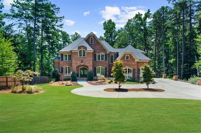 Image for property 6806 Misty Cove Ln, Flowery Branch, GA 30542