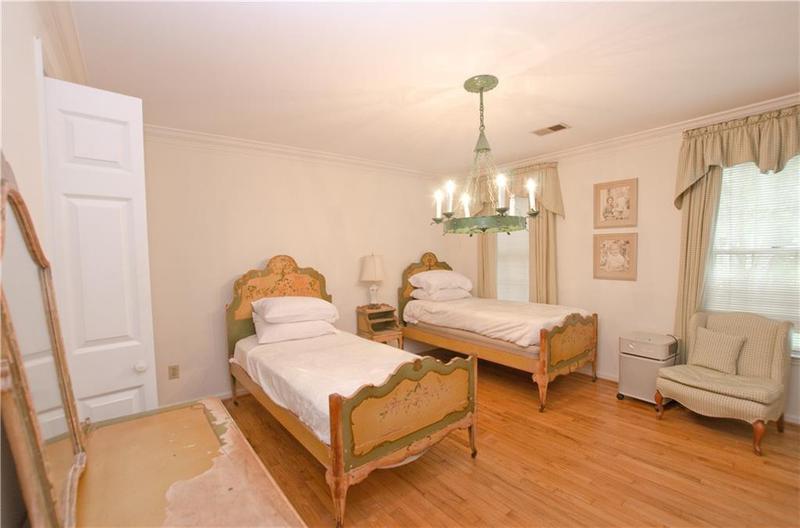 Image for property 3081 Howell Mill Road 3, Atlanta, GA 30327