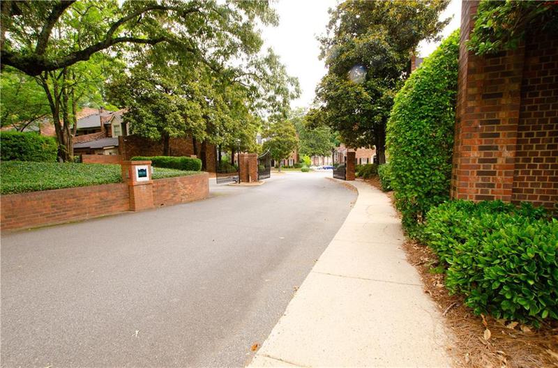 Image for property 3081 Howell Mill Road 3, Atlanta, GA 30327