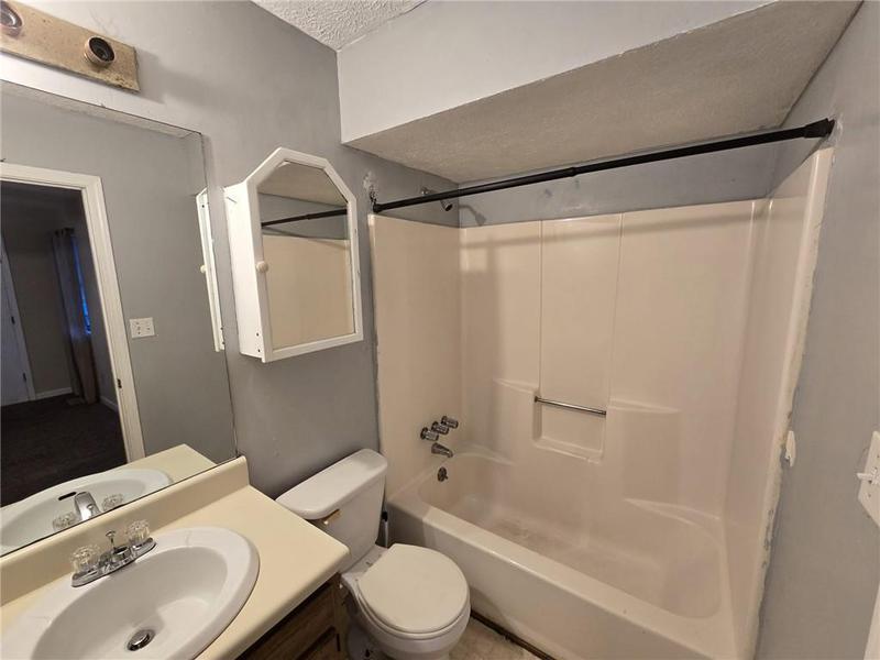 Image for property 5800 Fieldstone Court, Clermont, GA 30527