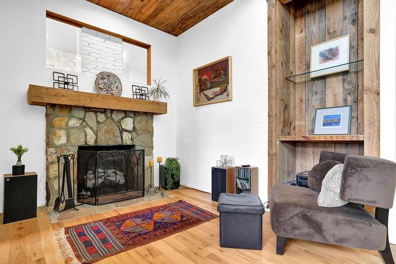 Image for property 132 Lakeshore Drive, Roswell, GA 30075
