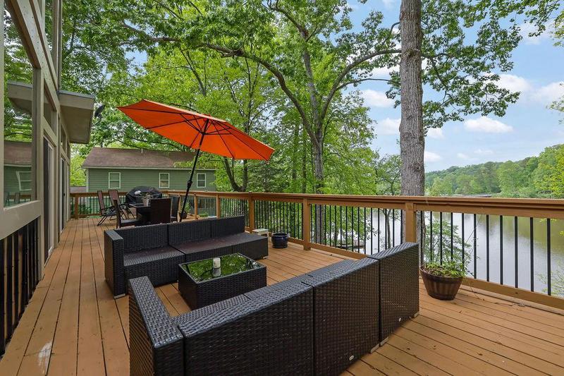 Image for property 132 Lakeshore Drive, Roswell, GA 30075