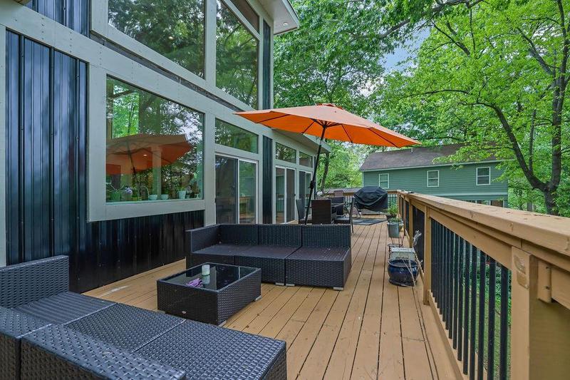Image for property 132 Lakeshore Drive, Roswell, GA 30075